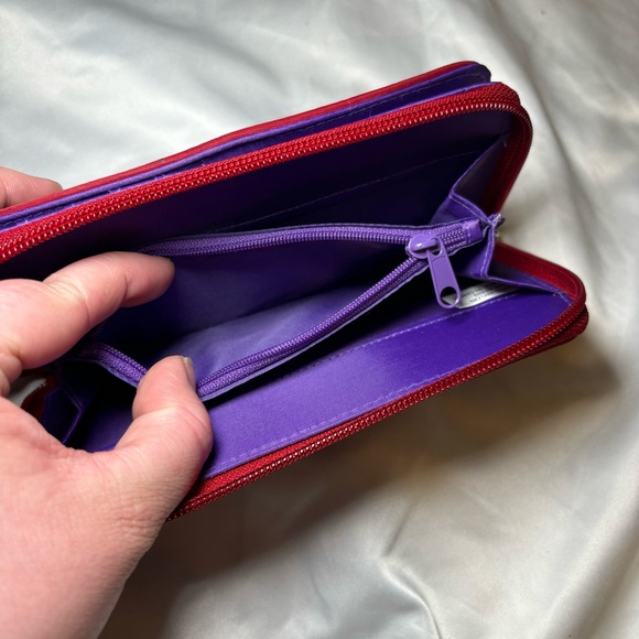 Red Hat Society Nylon Zip Around Wallet Metal Charm Zipper Pull 7 x 3.5 Inch - Picture 10 of 10